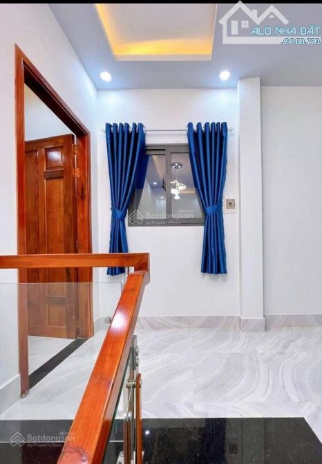 4 tỷ còn 3,8 tỷ. Bán nhà 54m2 Trần Hưng Đạo, Q1 gần CA Thành Phố. Xây 1 trệt 2 lầu, hẻm 6m - 6