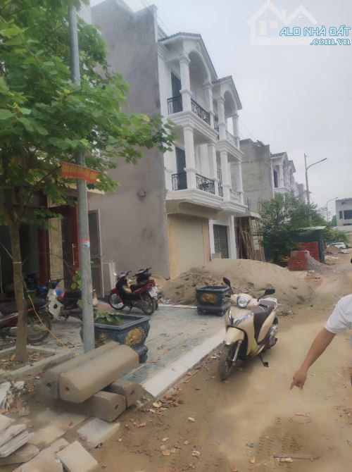 atm3 đất và nhà xây thô 2024 đông hương nhìn sang vin - 4