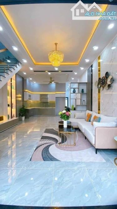 Bán gấp nhà Nguyễn Trãi, p3 , quận 5. Dt 49,5m2. SHR, pháp lí chuẩn