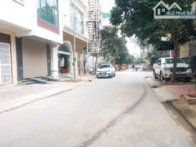 Bán đất DV Cổng đồng La Khê, thoáng trước và sau, vị trí kinh doanh, đẹp ko tì vết 12,5 tỷ