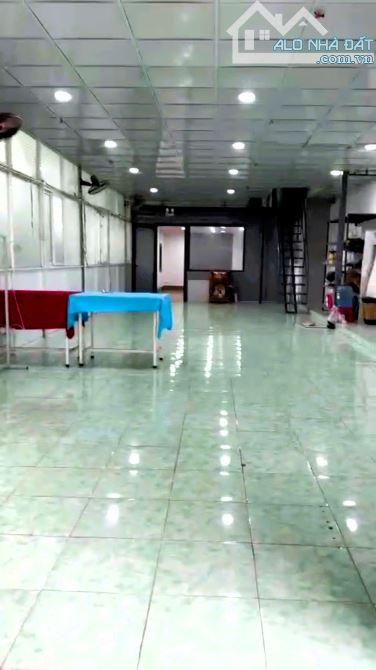 Cho thuê nhà làm văn phòng, kho, xưởng 170m2 mặt tiền đường Lê Văn Chí Linh Trung