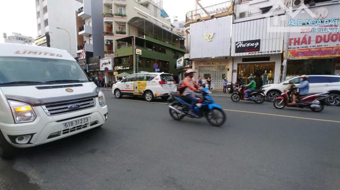 Góc 2MT Hai Bà Trưng - Đinh Công Tráng, Q.1 - DT: 8,5 x 25 (nở hậu 12m) -  230 tỷ - 1