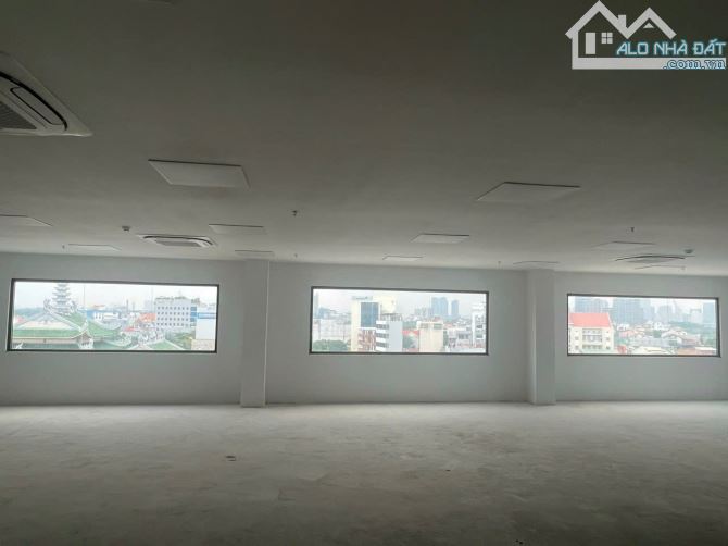 Cho Thuê Văn Phòng Tại Trần Não 310 m2 Chỉ 15 $/m2 - 2