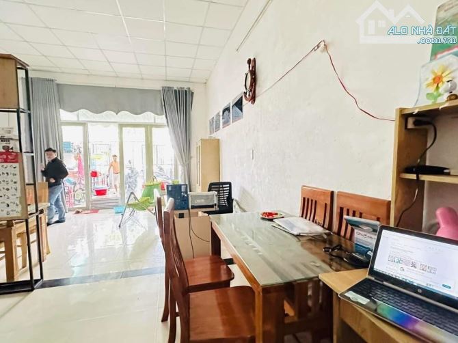 🏡 NHÀ MẶT TIỀN CHỈ HƠN 2 TỶ - VỊ TRÍ ĐẸP, GIAO THÔNG THUẬN TIỆN - 2