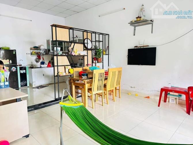 🏡 NHÀ MẶT TIỀN CHỈ HƠN 2 TỶ - VỊ TRÍ ĐẸP, GIAO THÔNG THUẬN TIỆN - 3