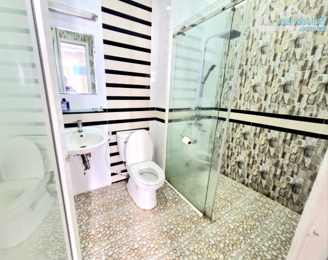 Nhà HXH Nguyễn Tri Phương Q10 CN 32m2 3 tầng nhỉnh 6T TL - 3