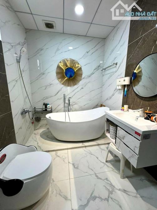 NHÀ MT ĐÔNG HÒA, 5 TẦNG, NGANG 4.5M, THANG MÁY XỊN XÒ, NGAY BIGC DĨ AN, CHỈ 9.8 TỶ. - 3