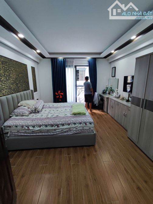 Bán Nhà Cách Mạng Tháng 8, p13, Quận 10, 5 tầng mới ở ngay, giá 8.x tỷ - 4
