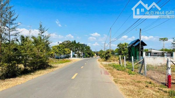 ĐẤT ĐƯỜNG NGUYỄN HUỆ GẦN QUỐC LỘ 55, CÁCH KCN ĐẤT ĐỎ 1KM 699M NGANG 10X70 THỔ CƯ 100 - 4