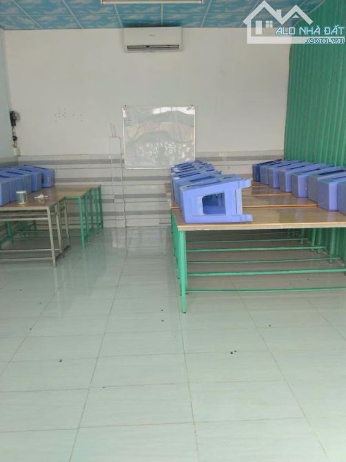 Cho thuê nhà 50 m2 có bàn ghế dạy học 5 triệu - 7