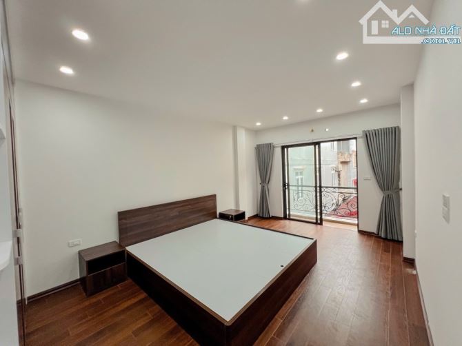 PHÂN LÔ HOÀNG VĂN THÁI - Ô TÔ TRÁNH - NHÀ ĐẸP LONG LANH, 40 M2, 14.x TỶ - 7