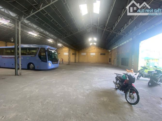 Cho thuê KHO + BÃI 900m2. Mặt tiền Quốc Lộ 1A. Gần Lê Thị Riêng .Quận 12