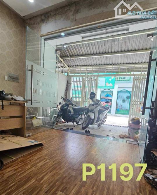 NHÀ MẶT TIỀN XE TẢI THÔNG TẠI HỐC MÔN- GẦN 100M2 CHỈ NHỈNH 4 TỶ