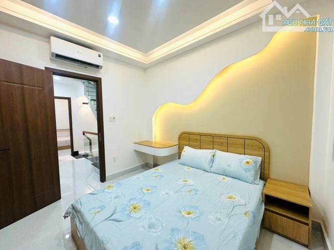 🏠Nhà Hẻm Nhựa 6m có lề đường - Nhà Sát Quận 1 - Nhà 4 Lầu - Giá Nhỉnh 7 Tỷ - 10