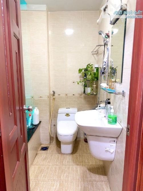 NGAY KHU ẨM THỰC PHAN XÍCH LONG NHÀ ĐẸP 4 TẦNG, 33M2, SÁT HẺM XE HƠI, CHỈ NHỈNH 7 TỶ - 1