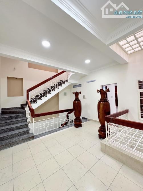 VILLA HẺM 343/ TÔ HIẾN THÀNH, Q10, 190M2, 32 tỷ - 2