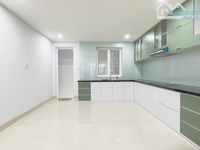 Bán nhà 1 trệt 4 lầu KDC D2D, Thống Nhất, Biên Hòa, 128m2, giá 12 tỷ 900. - 3