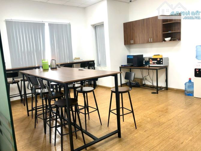 Cho thuê toà nhà 850m sử dụng tại mặt đường Cộng Hoà, quận Tân Bình - 3