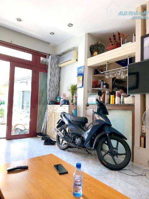 NGAY KHU ẨM THỰC PHAN XÍCH LONG NHÀ ĐẸP 4 TẦNG, 33M2, SÁT HẺM XE HƠI, CHỈ NHỈNH 7 TỶ - 3
