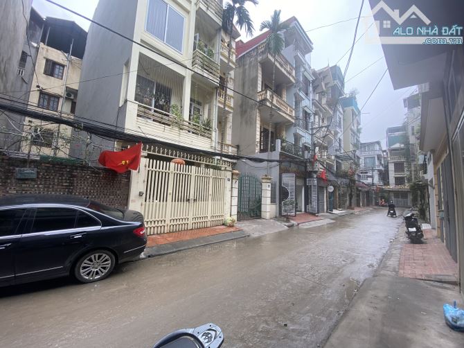 **BÁN NHÀ PHÂN LÔ HOÀNG QUỐC VIỆT - 50M², MT 4M, 6 TẦNG, 11.8 TỶ - THANG MÁY - 3