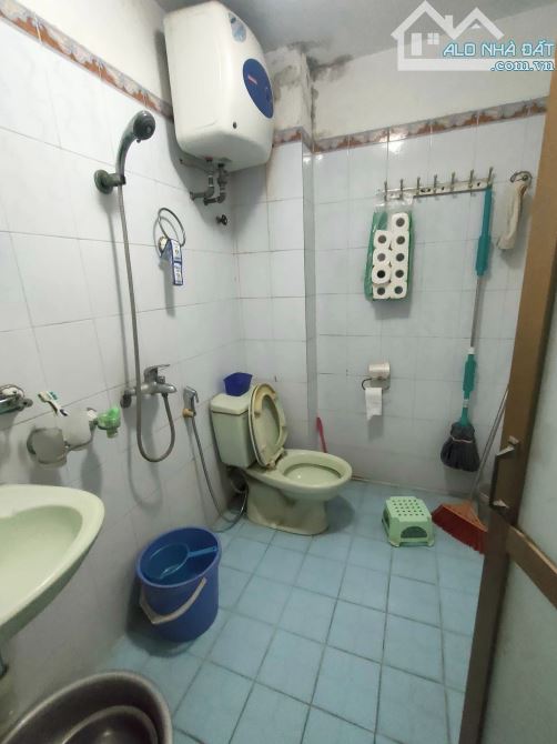 Bán nhà ngõ 269 Lạc Long Quân, DT 80m, 4 tầng, MT 6.7m, giá 14 tỷ, ngõ 2.5m. - 3