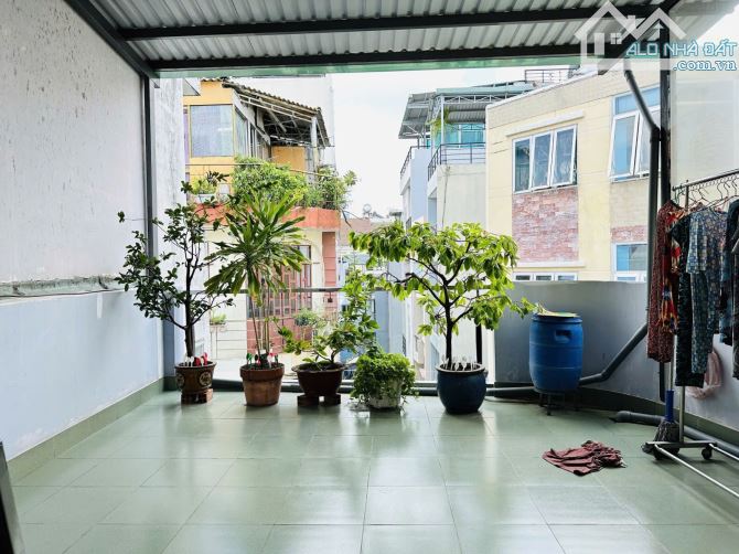 🏠🌺BÁN NHÀ CMT8 GẦN TÔ HIẾN THÀNH 4TẦNG BTCT ( 4x17m)  CHỈ 15 Tỷ. + VỊ TRÍ: PHƯỜNG 13 QUẬ - 4