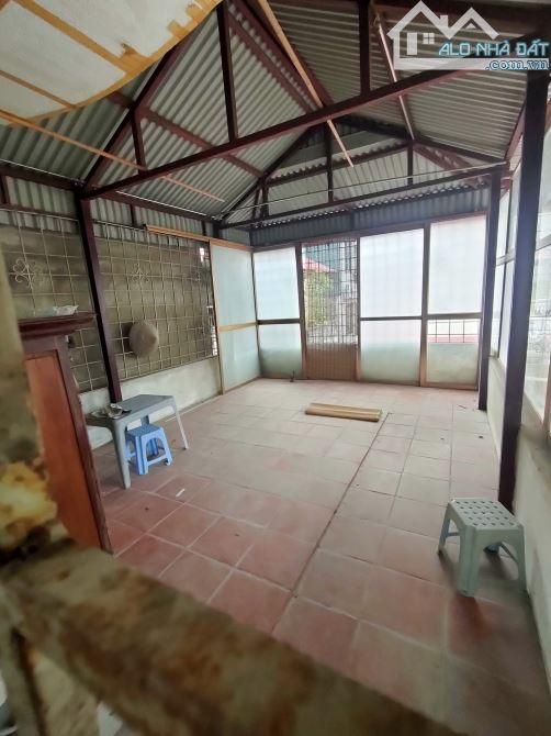 Bán nhà ngõ 269 Lạc Long Quân, DT 80m, 4 tầng, MT 6.7m, giá 14 tỷ, ngõ 2.5m. - 4