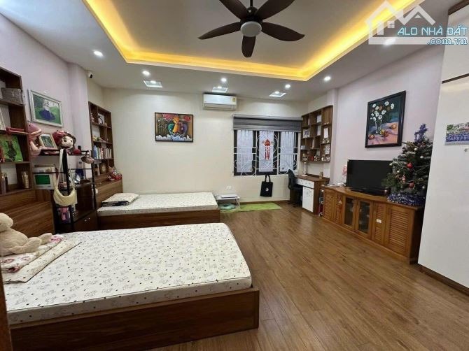 Siêu Ngon ! Mới Đẹp Hoàng Cầu , Vài bước ra Phố - 4x *5t chớm 8 - 5
