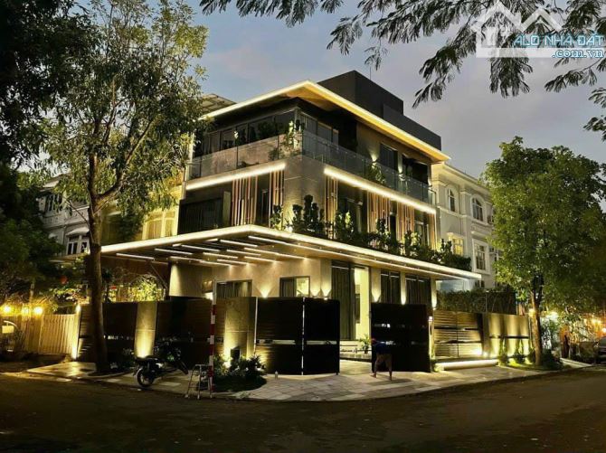 Chủ nhà cho thuê gấp Biệt thự Mỹ Giang 2B, Phú Mỹ Hưng, Quận 7, nhà đẹp mới 100%
