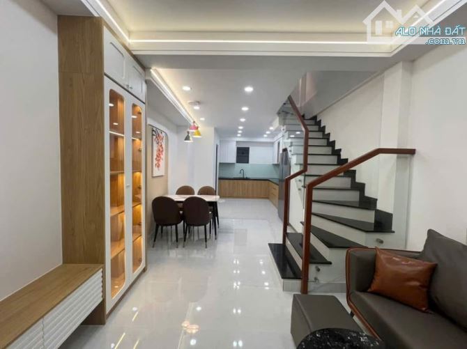 Lên Sóng Siêu Phẩm Đinh Tiên Hoàng 40m2 3Tầng 3PN với giá 3tỷ2 sở hữu SHR hẻm oto LH ngay