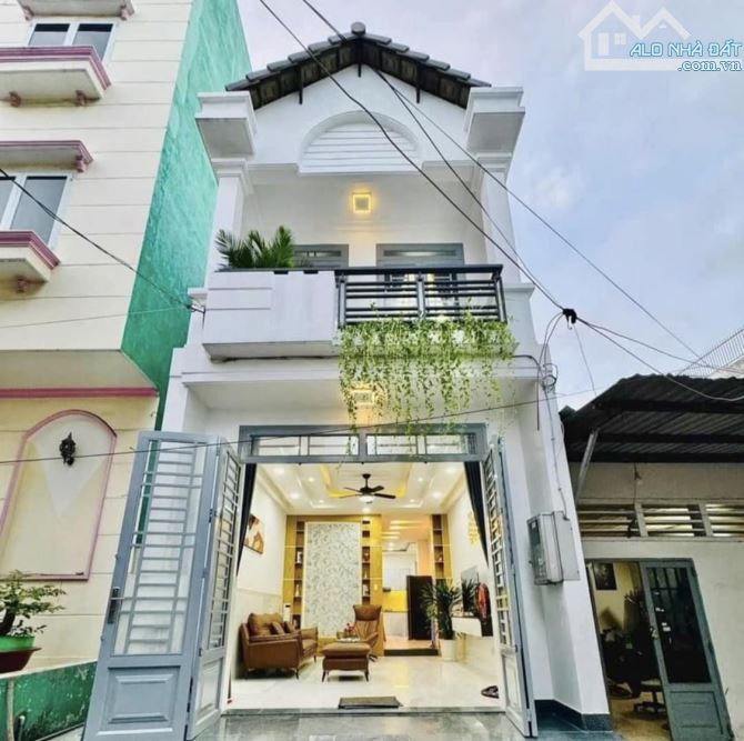 Muốn mua nhà đắt địa giá rẻ liên hệ em ngay tại Quận 6, Phạm Văn Chí chỉ hơn 3ty 60m2