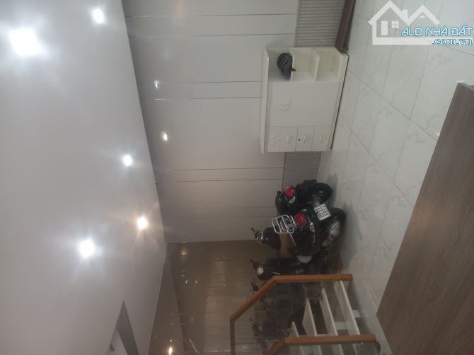 CHO THUÊ MẶT PHỐ BÀ TRIỆU 80M2, 2 TẦNG,  6mMT  50TRIỆU / THÁNG. ,  Nhà Mặt