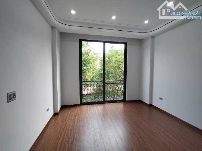 Bán nhà, Thượng Thanh, Long Biên, Mới koong, view thoáng vĩnh viễn, 34m2, 6x tỷ