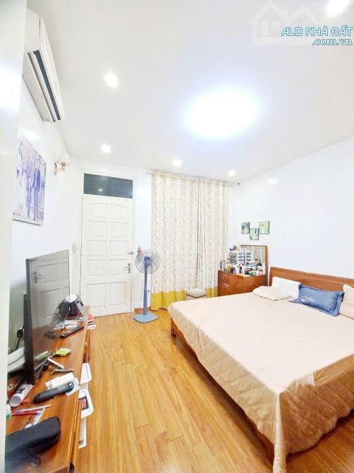 Bán nhà Vũ Tông Phan 35m*5 tầng gần mặt phố giá 7 tỷ. - 1