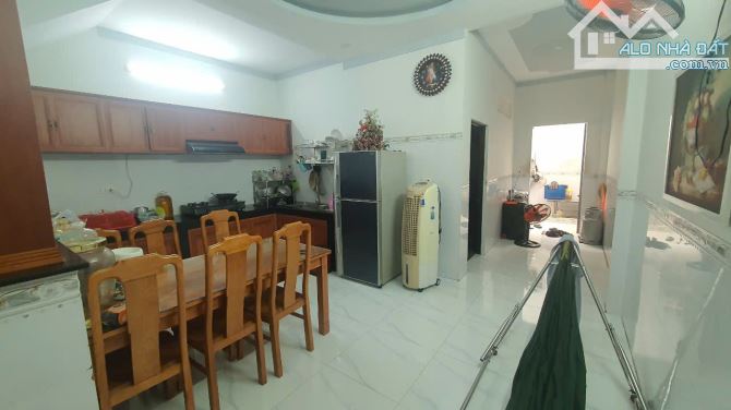 Bán nhà 1 trệt 1 lửng KP4 Trảng Dài Biên Hoà 180m2 giá chỉ 2,2 tỷ thương lượng - 1
