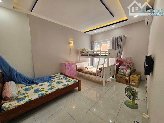 Nhà mặt tiền đường nhựa 4m, 5 Tầng, 53,4m2, 4x22,  803 Huỳnh Tấn Phát, Phường Phú Thuận Q7 - 2