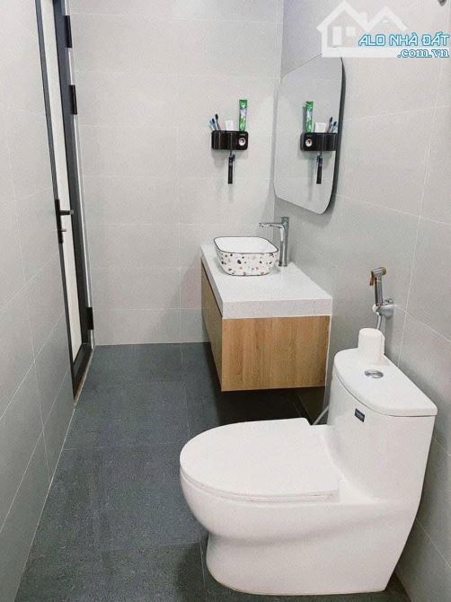 Cần tiền bán gấp nhà 60m2 Nguyễn Kiệm,Phú Nhuận.Giá 2tỷ 790,SỔ RIÊNG,choThuê:15tr/tháng - 3