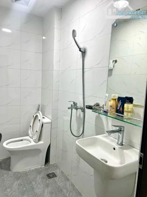 GIẢM CHÀO 250 TRIỆU GIÁ CHÀO MỚI 7.5 TỶ  NHÀ ĐẸP NAM TỪ LIÊM , 41M , 5 TẦNG - CÁCH ÔTÔ 30 - 3