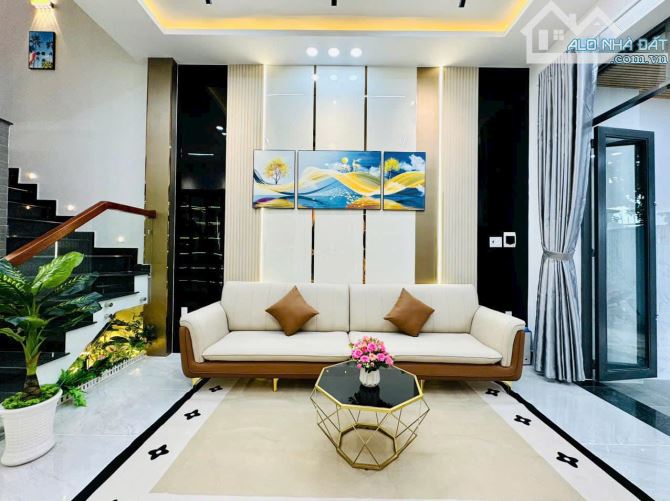 Bán nhà 4 tầng 50m2 Thoại Ngọc Hầu, Tân Phú. Gần Ngã 4 Bốn Xã, cho thuê 10tr/tháng, hẻm 5m - 3