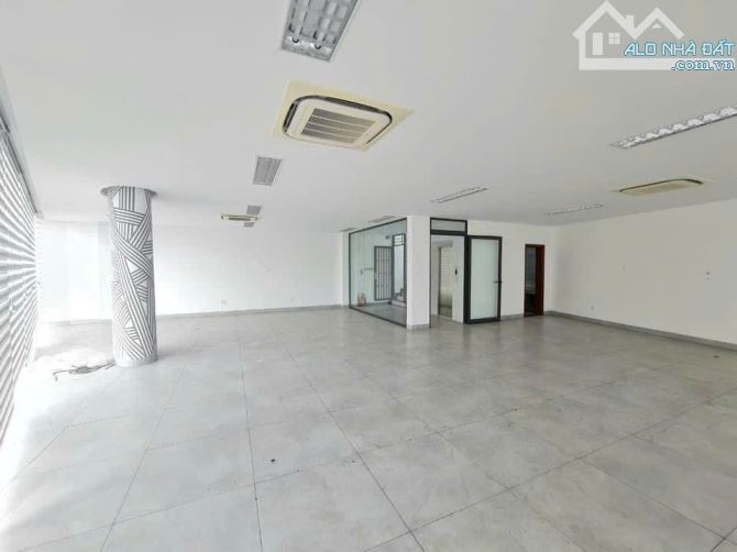 Tòa nhà góc trung tâm thành phố DT 190m2 đang có dòng tiền cho thuê 90tr/tháng bán 37 tỷ - 5