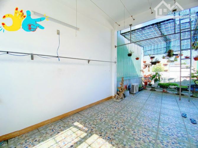 Nhỉnh 5 TỶ có ngay CĂN BIỆT THỰ TO khá đẹp, 2 MẶT KIỆT ô tô - 137m² ngang 8m x 18m - 3 TẦN - 6