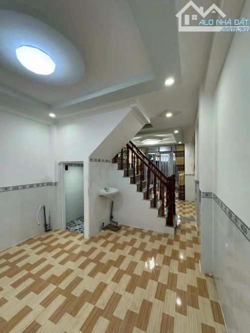 bán nhà lầu hẻm 8 nguyễn chí thanh gần khu công nghiệp 40m2 thổ cư 2pn view sông 830tr - 9