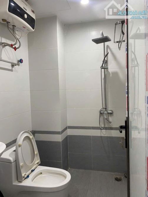 Bán nhà riêng Đàm Quang Trung, LB. 36 m ,5 tầng, sổ đỏ, full đồ, ngõ rộng, gần AEON LB