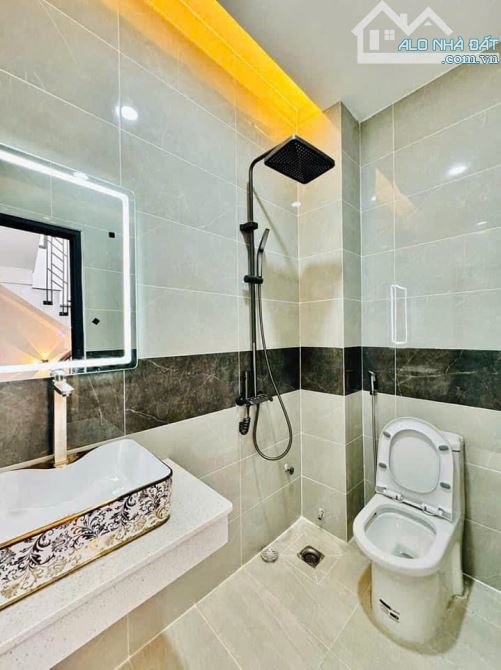 Siêu Phẩm Q3, Lê Văn Sỹ- Sẵn dòng tiền thuê 16tr/ tháng- 52m2- Giá 3Tỷ 650-  Sổ hồng riêng - 10