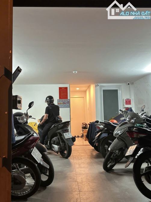 Bán CHDV 5 lầu thang máy ngang 5m 90m2 8PN khoán 36 triệu ngay Emart Phan Văn Trị 14.5 tỷ - 10