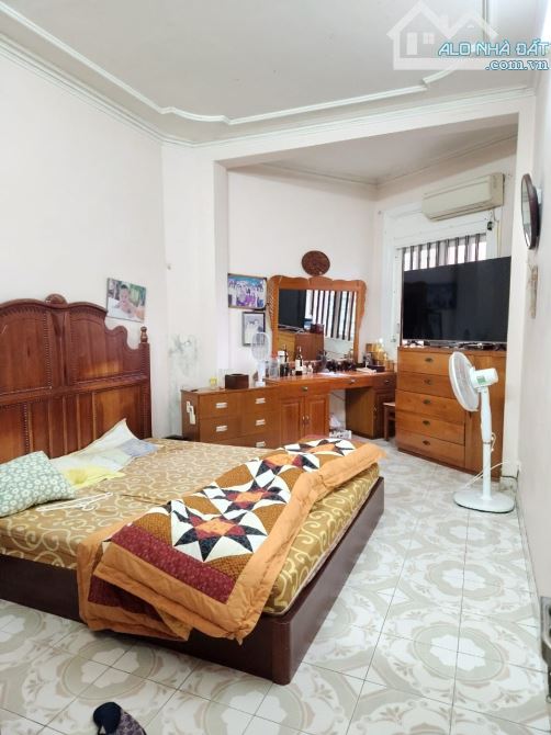 SIÊU PHẨM NHÀ MẶT PHỐ PHÂN LÔ 9 TỶ  45m 5T 4m MT Ô TÔ TRÁNH KINH DOANH ĐỈNH LẠC LONG QUÂN - 1