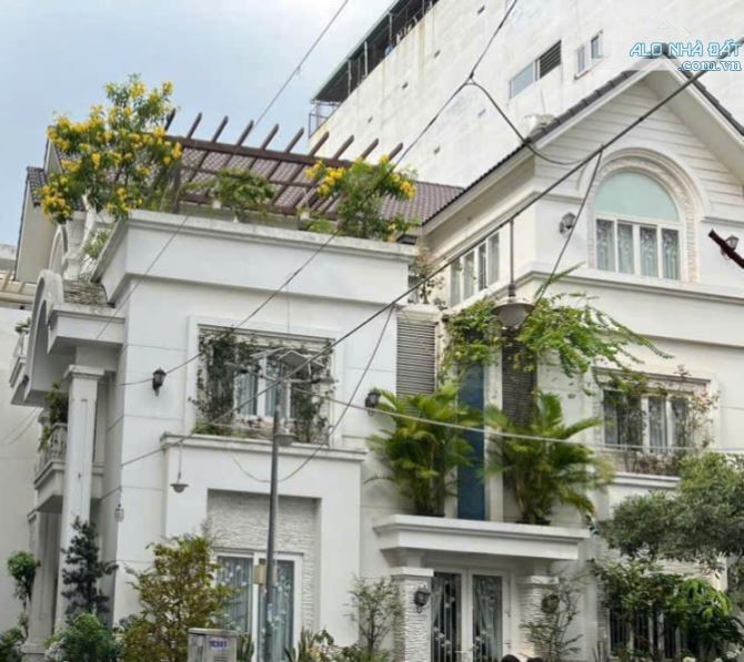 Biệt thự sát MT Bờ Bao Tân Thắng, Aeon Tân Phú, 3 tầng, 12x15m, Giá 26.5 Tỷ - 1