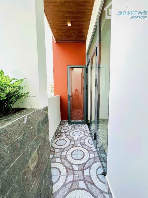 BÁN NHÀ ĐẸP HẺM XE HƠI 5M, 63M2, 3 TẦNG, NỞ HẬU, NGUYỄN XIỂN, LONG BÌNH, QUẬN 9 - 12