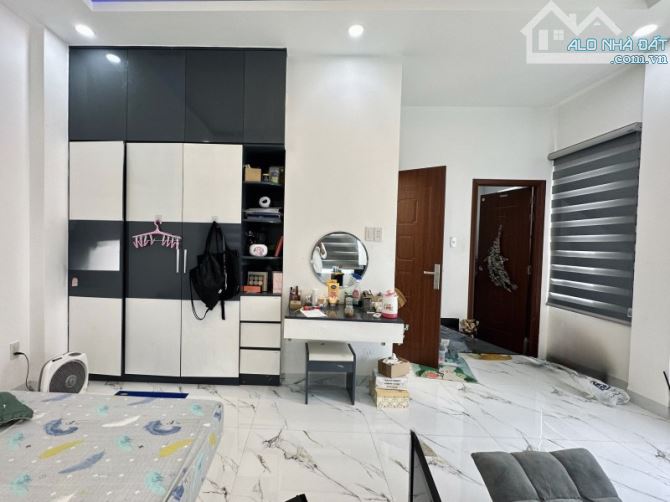 [BÌNH THẠNH] NHÀ MẶT TIỀN THỤT NGUYỄN VĂN ĐẬU - 39M² - GIÁ 8.2 TỶ - Ô TÔ NGỦ TRONG NHÀ - 13