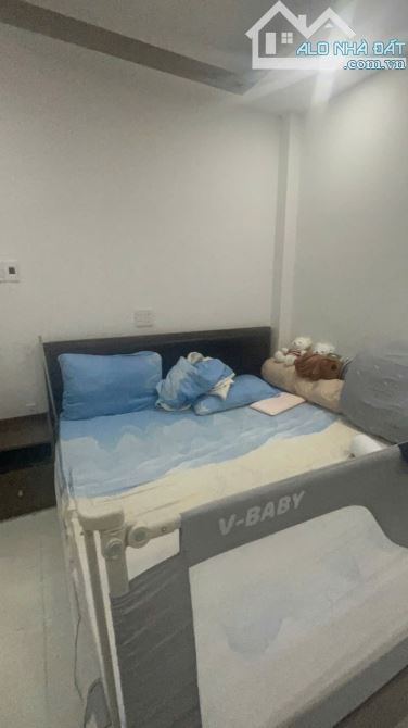 HẺM 1/ PHÚ NHUẬN - SÁT MT - 4 TẦNG - HẺM THẲNG THÔNG - 40M2 - CHỈ 5.X TỶ - 2